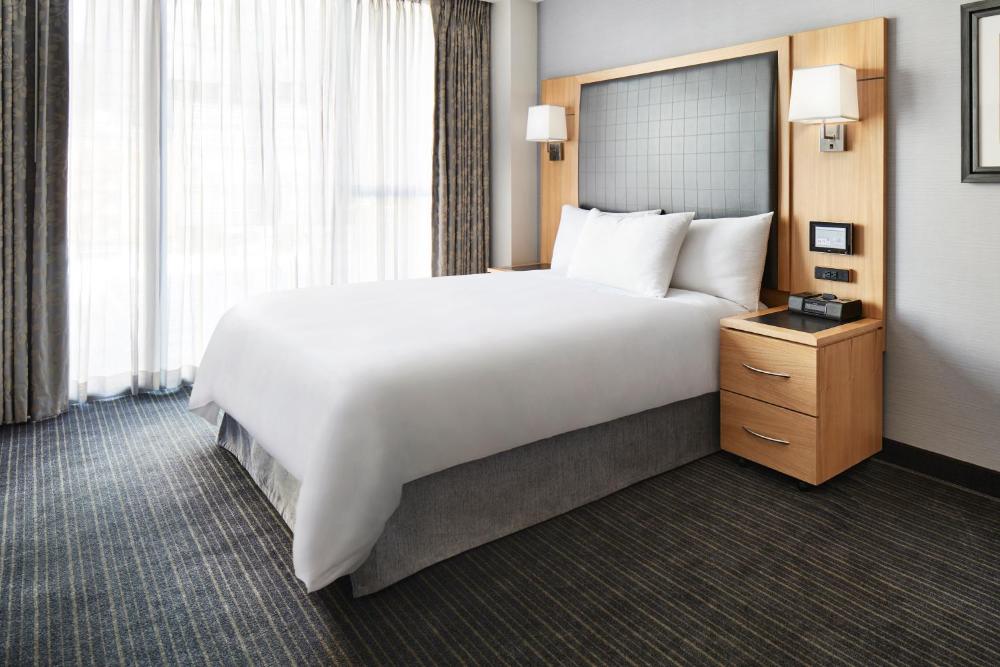 Standard Queen Room interior
